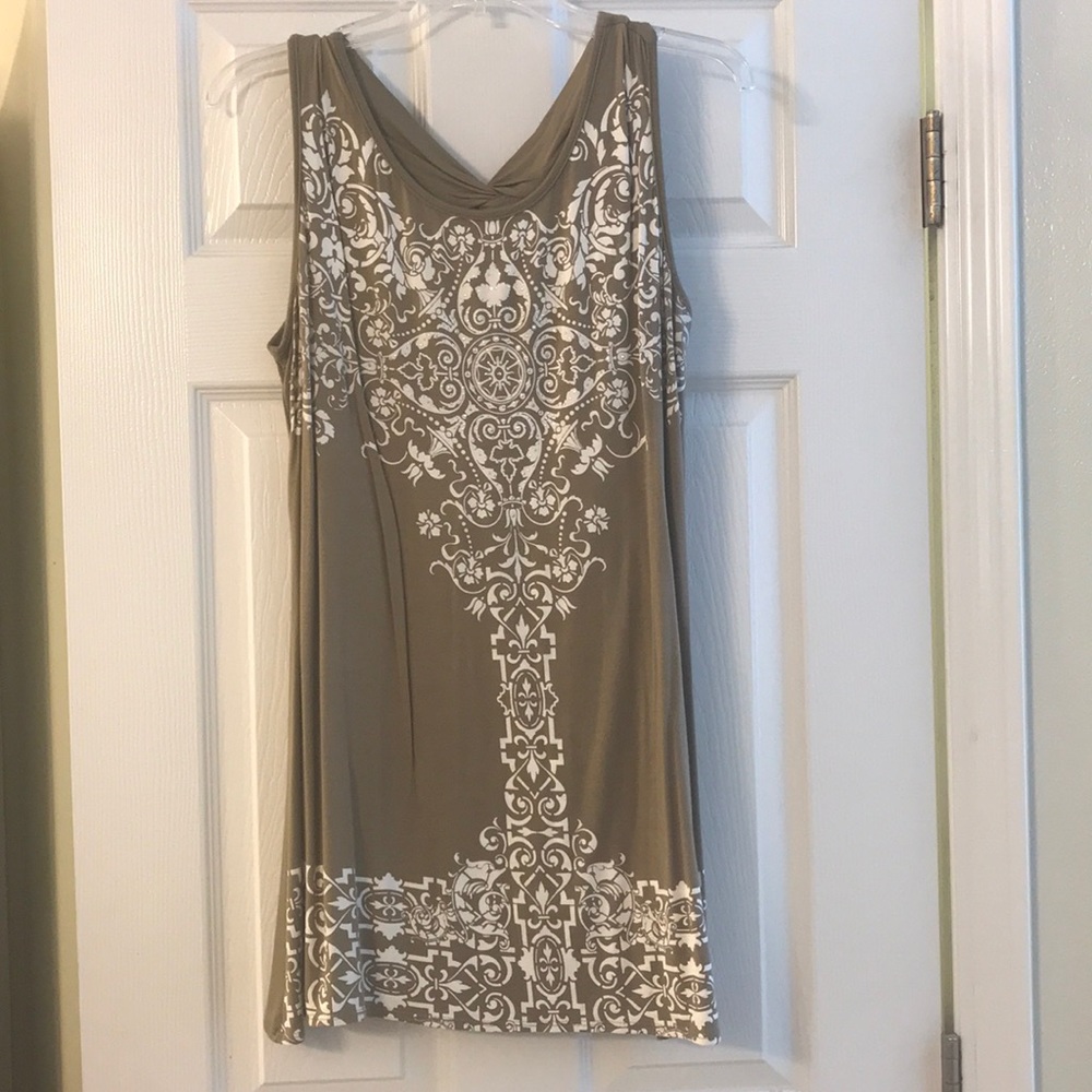 Woman’s sleeveless top